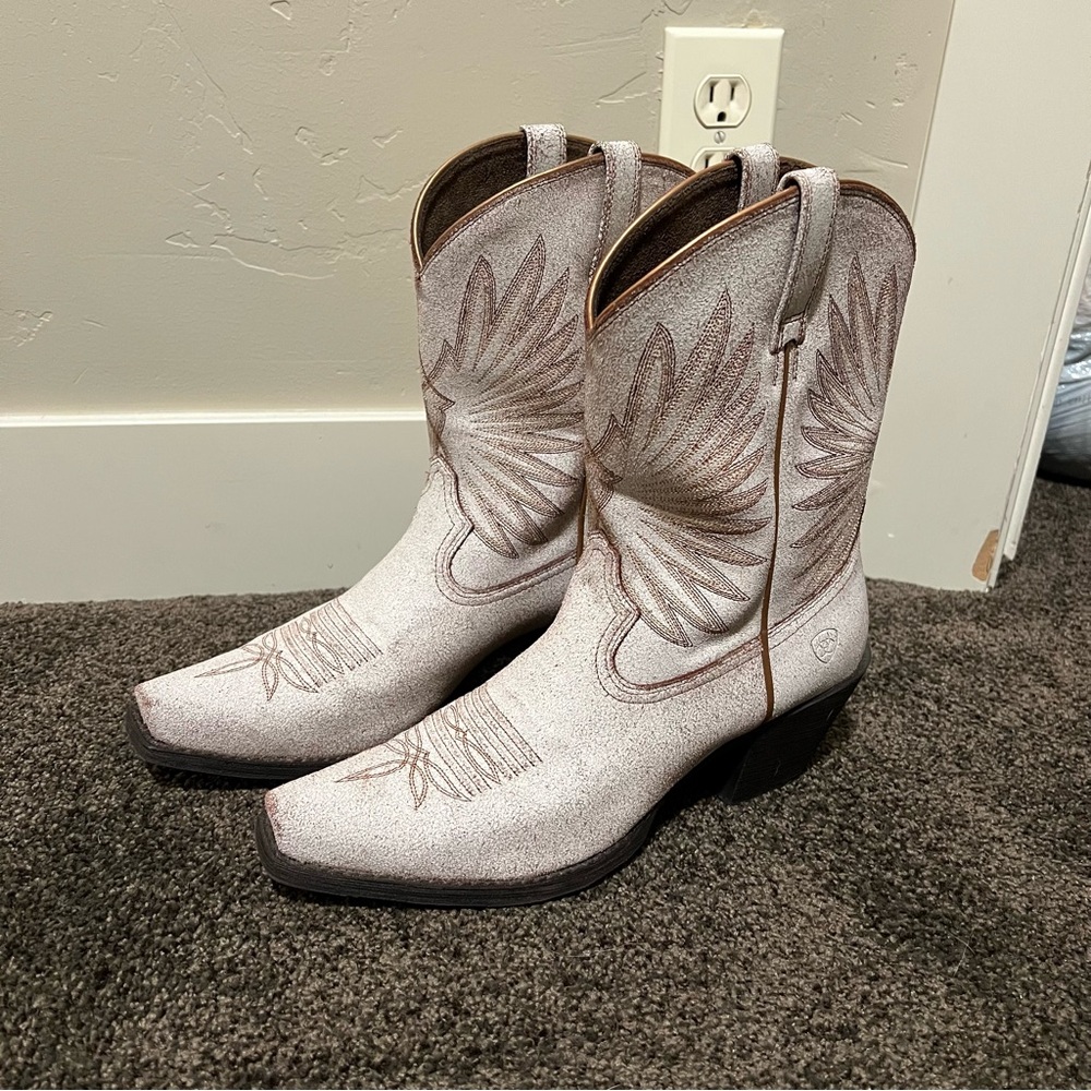 Ariat Women's Western Boots - White and Brown